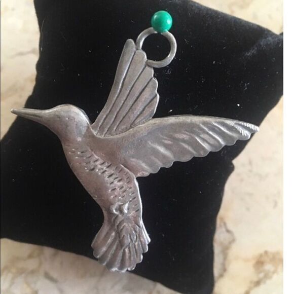 Vintage Artist Signed Hummingbird Pendant - Picture 5 of 5
